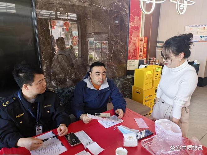 重庆市巴南区龙洲湾街道市场监管所开展中型餐馆春季专项检查